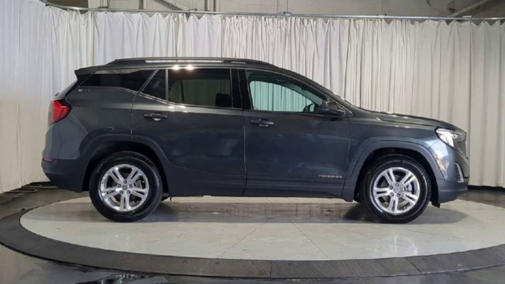 Used 2019 GMC Terrain SLE w/ Driver Convenience Package FWD image 11