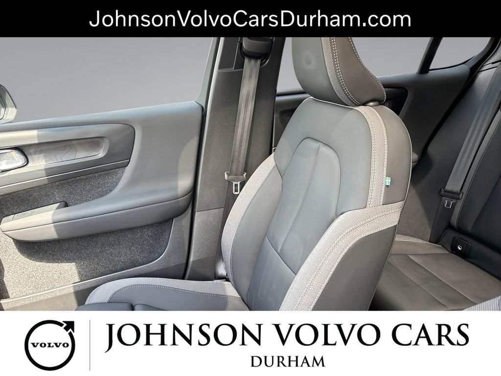 Used 2023 Volvo C40 Recharge Core AWD/4WD image 28