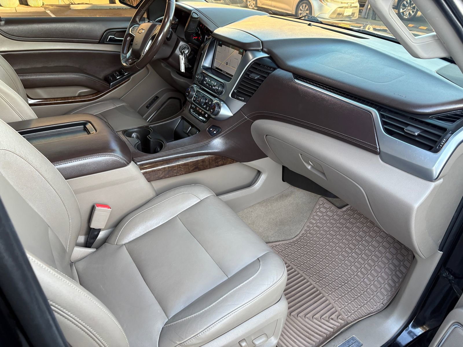 Used 2018 Chevrolet Suburban LT image 27