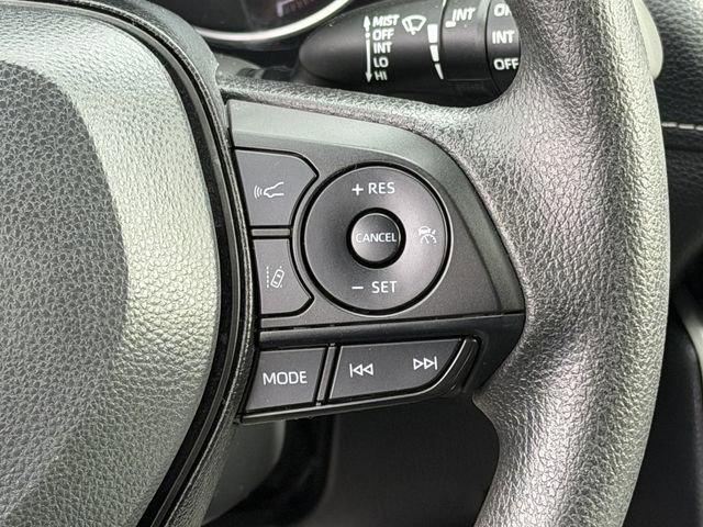 Used 2025 Toyota RAV4 XLE image 15