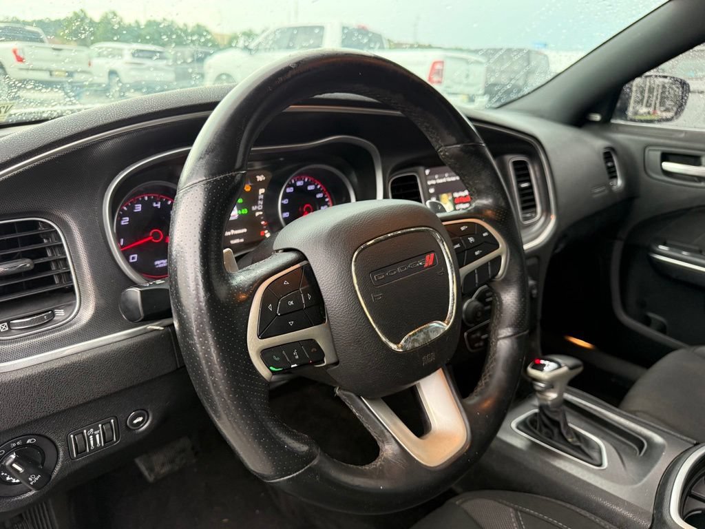 Used 2018 Dodge Charger R/T RWD image 17