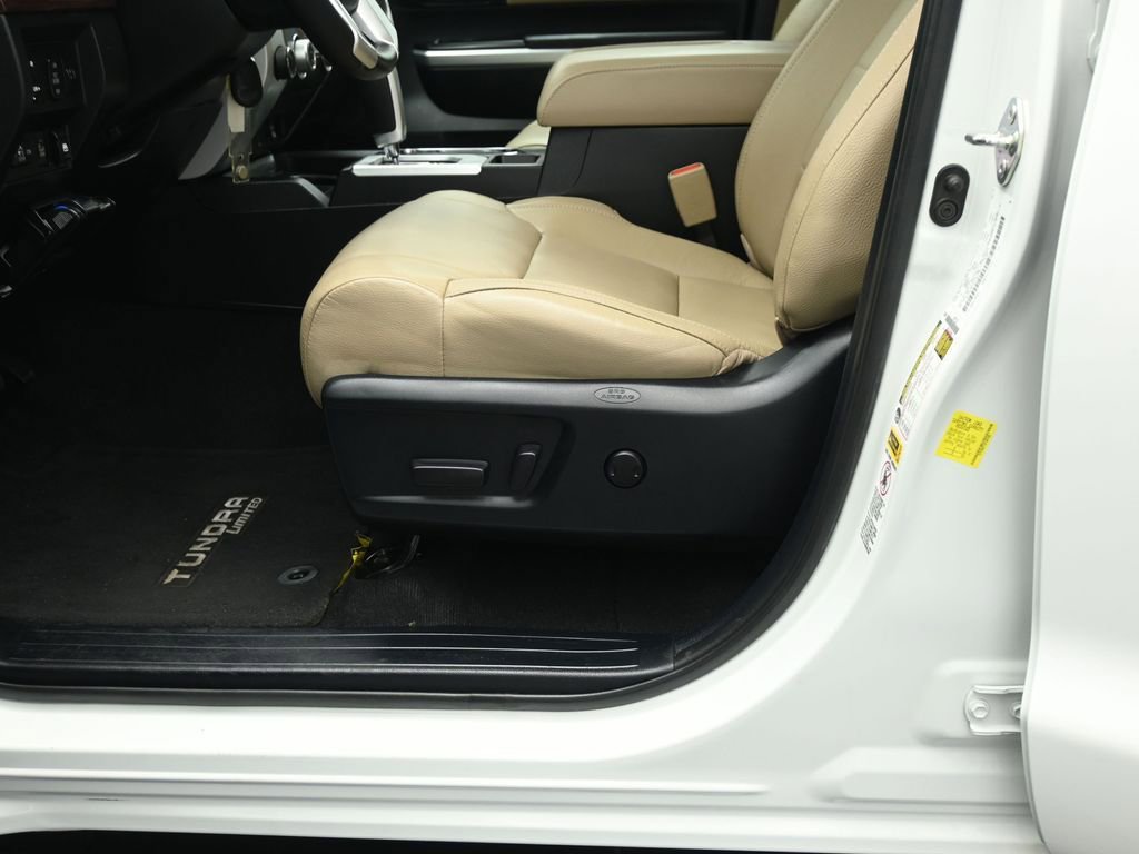 Used 2015 Toyota Tundra Limited w/ Limited Premium Package image 10