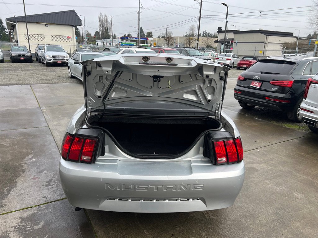 Used 2000 Ford Mustang Convertible RWD image 15