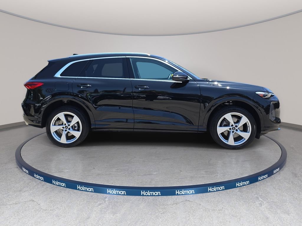 Certified 2025 Audi Q5 Premium w/ Premium Plus AWD/4WD image 5