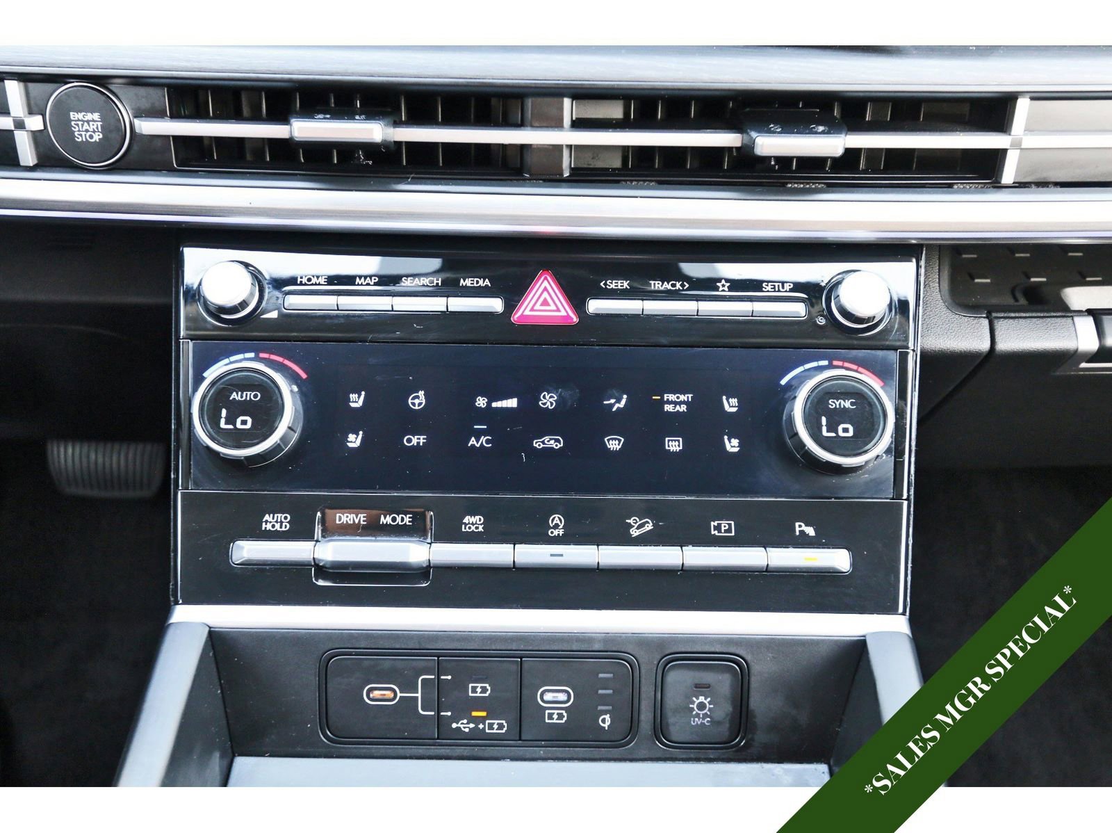 Used 2024 Hyundai Santa Fe Limited image 25