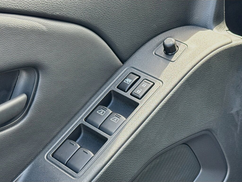 New 2026 Nissan Frontier SV AWD/4WD image 9