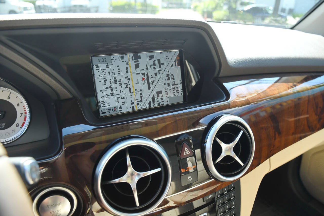 Used 2015 Mercedes-Benz GLK 350 2WD w/ Premium 1 Package image 26