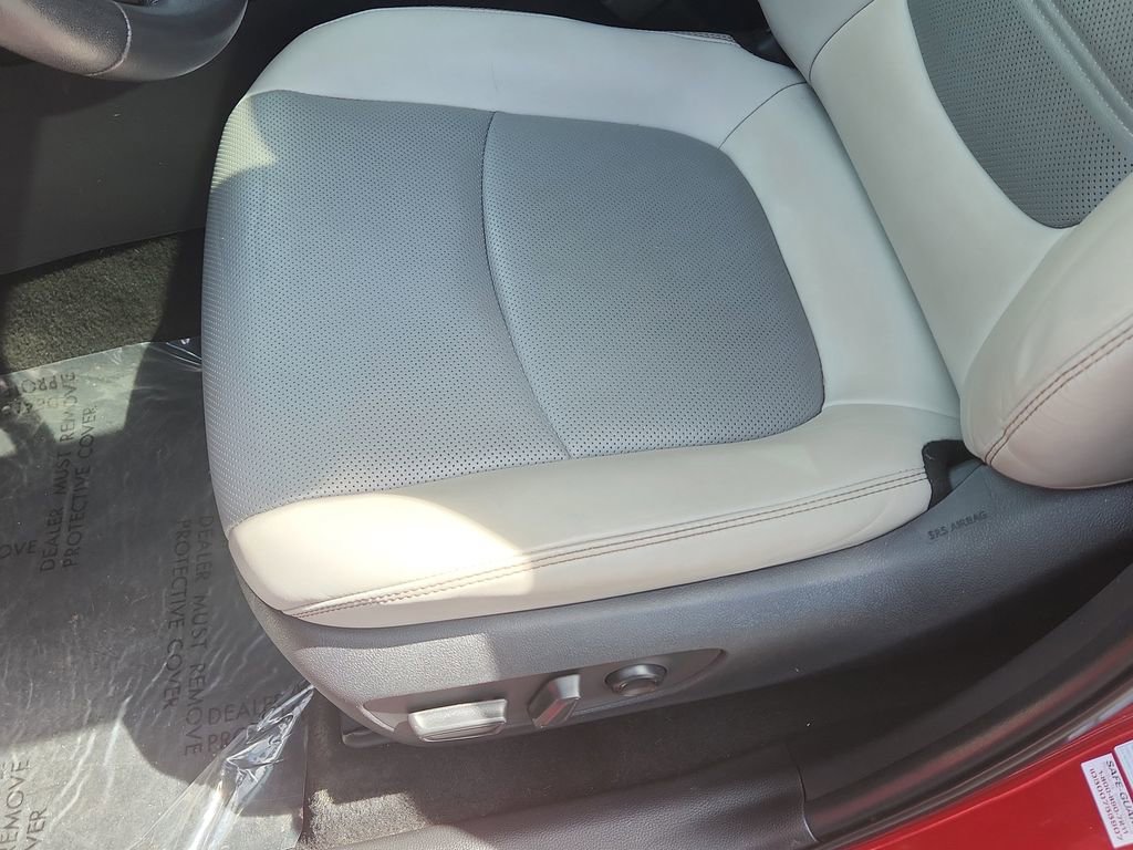 Used 2022 Toyota RAV4 Limited AWD/4WD image 7