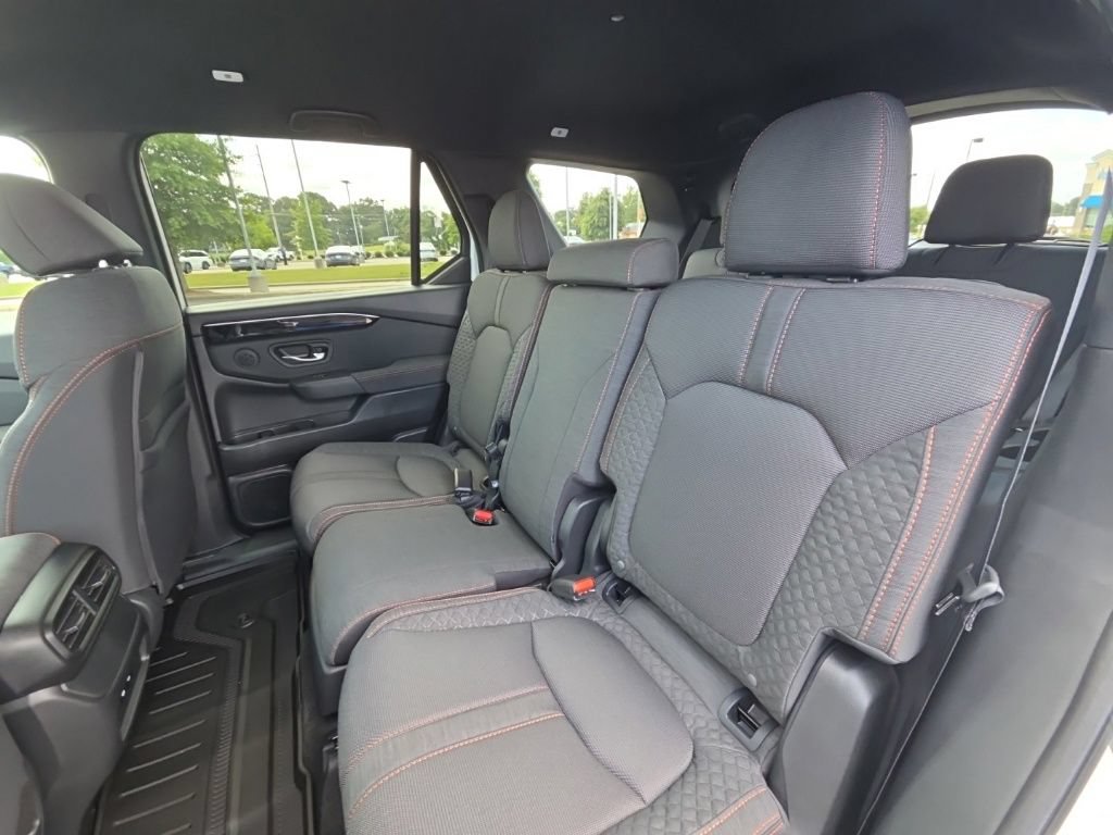 New 2026 Honda Pilot Sport image 13