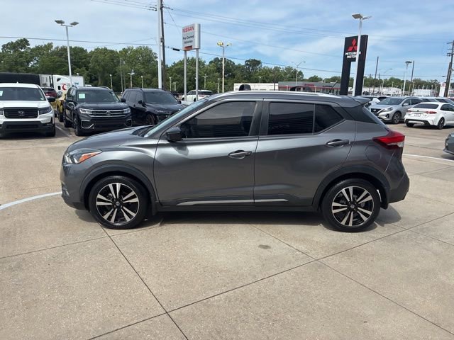 Used 2020 Nissan Kicks SR w/ Exterior Package FWD image 4