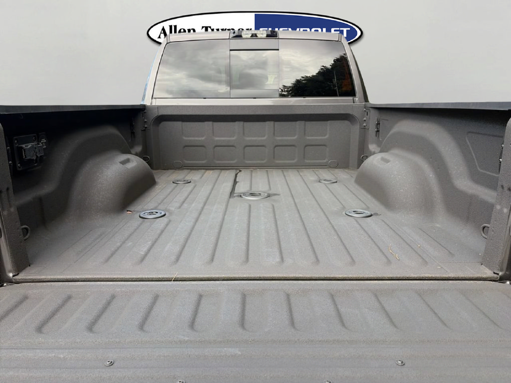 Used 2025 RAM 3500 Laramie AWD/4WD image 9