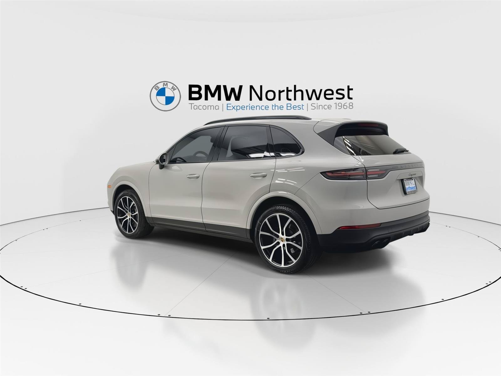 Used 2022 Porsche Cayenne Platinum Edition w/ Premium Package Plus AWD/4WD image 12
