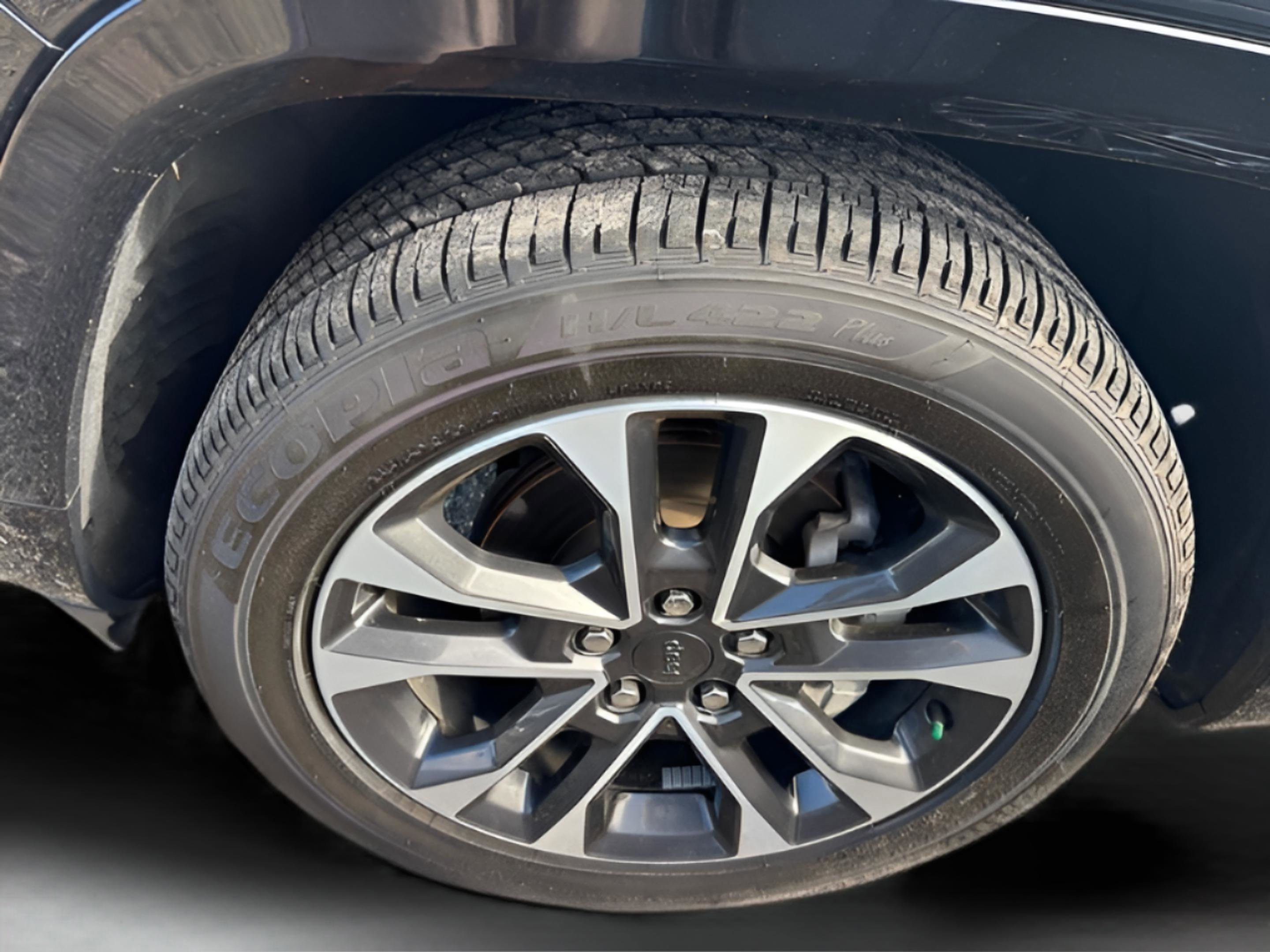 Used 2023 Jeep Grand Cherokee Overland w/ Adv Protech Group III image 24