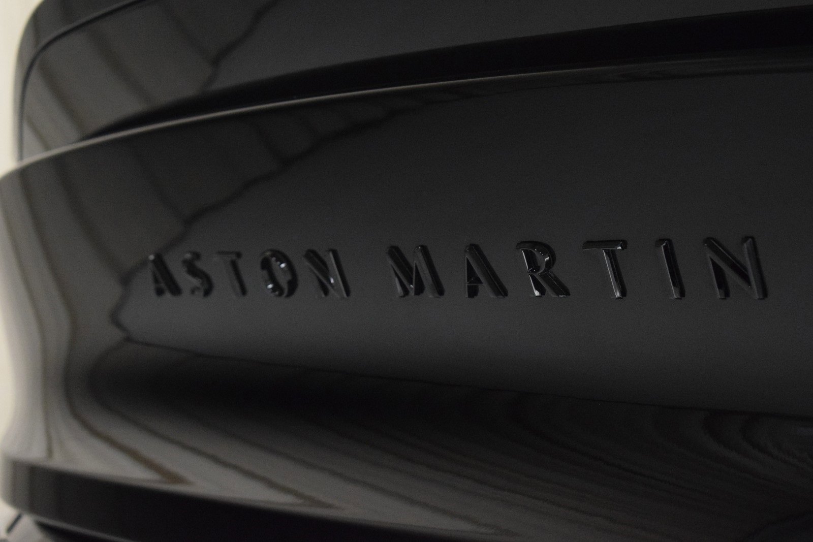 Used 2025 Aston Martin Vanquish image 11