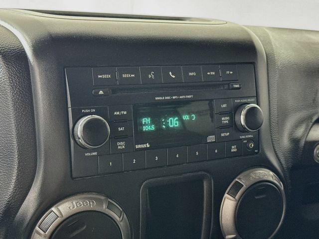 Used 2018 Jeep Wrangler Unlimited Sport w/ Connectivity Group AWD/4WD image 13