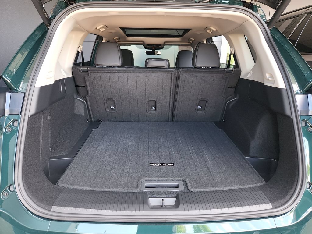 Certified 2026 Nissan Rogue Dark Armor FWD image 14