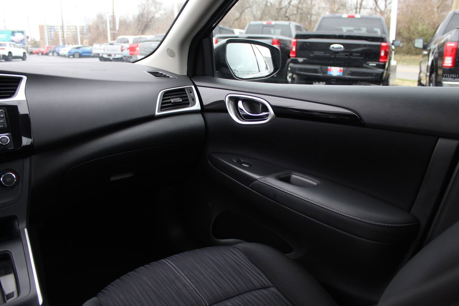 Used 2017 Nissan Sentra SV image 11