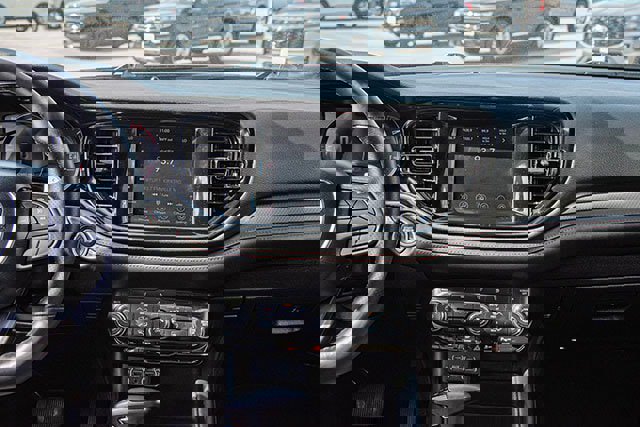 Used 2024 Dodge Durango GT image 11