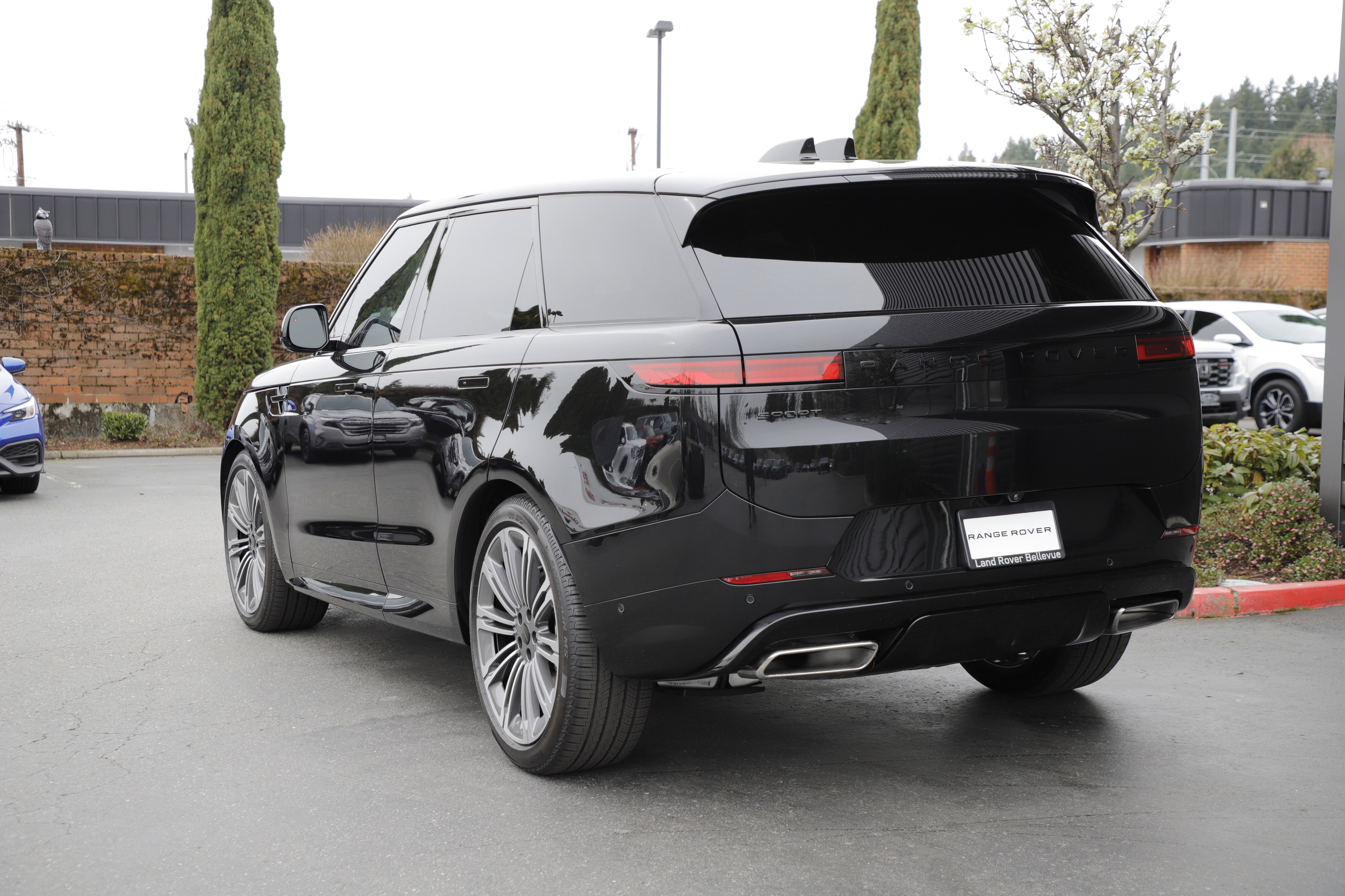 New 2026 Land Rover Range Rover Sport Dynamic SE AWD/4WD image 3