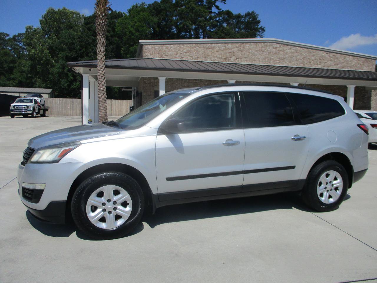 Used 2015 Chevrolet Traverse LS FWD image 14