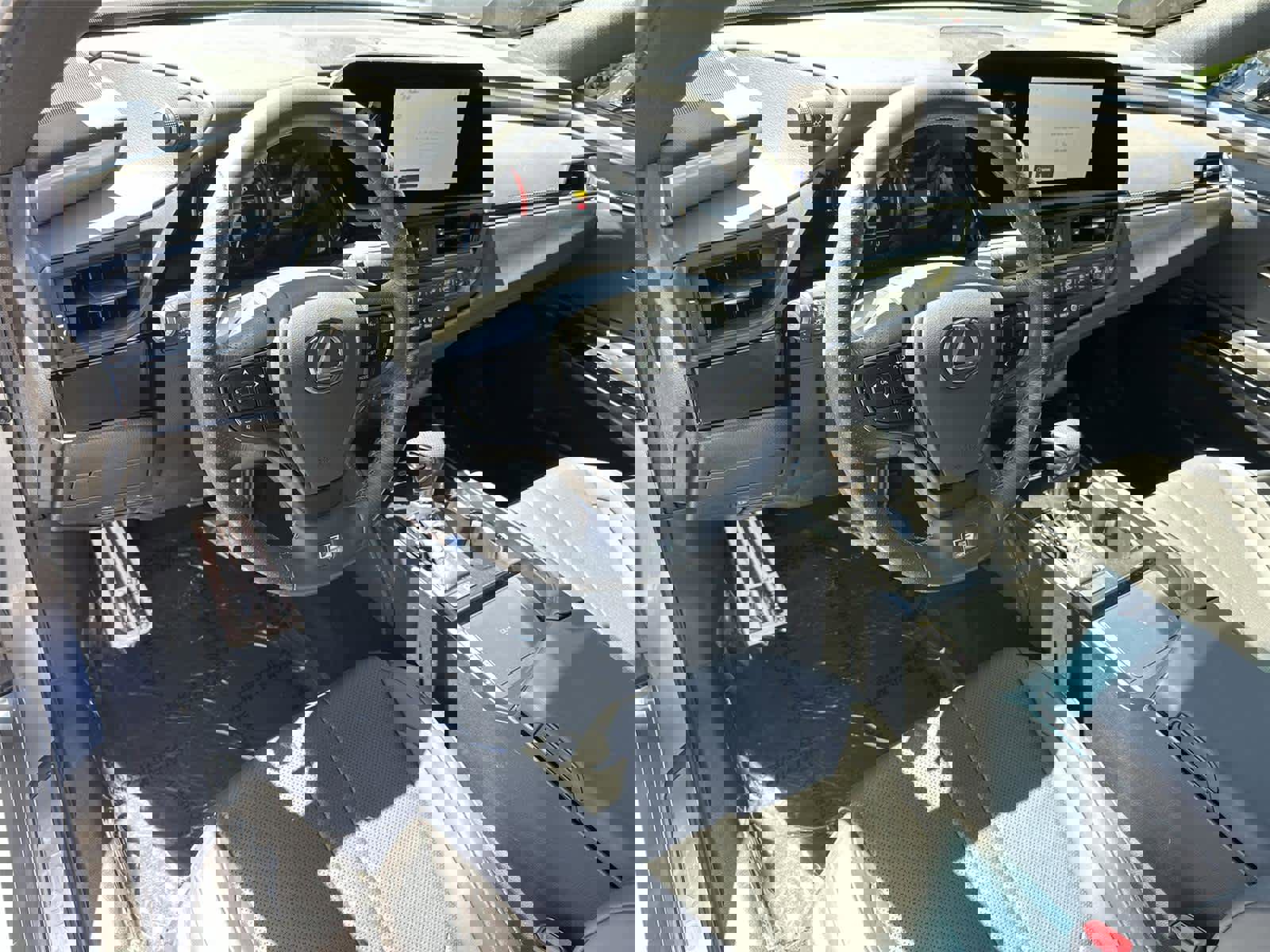 Used 2023 Lexus ES 350 F Sport w/ Accessory Package (Z2) image 2