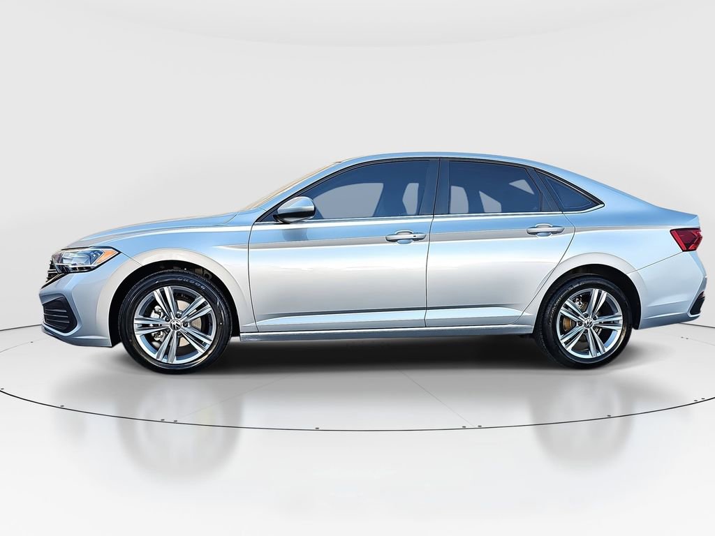Used 2024 Volkswagen Jetta SE image 8