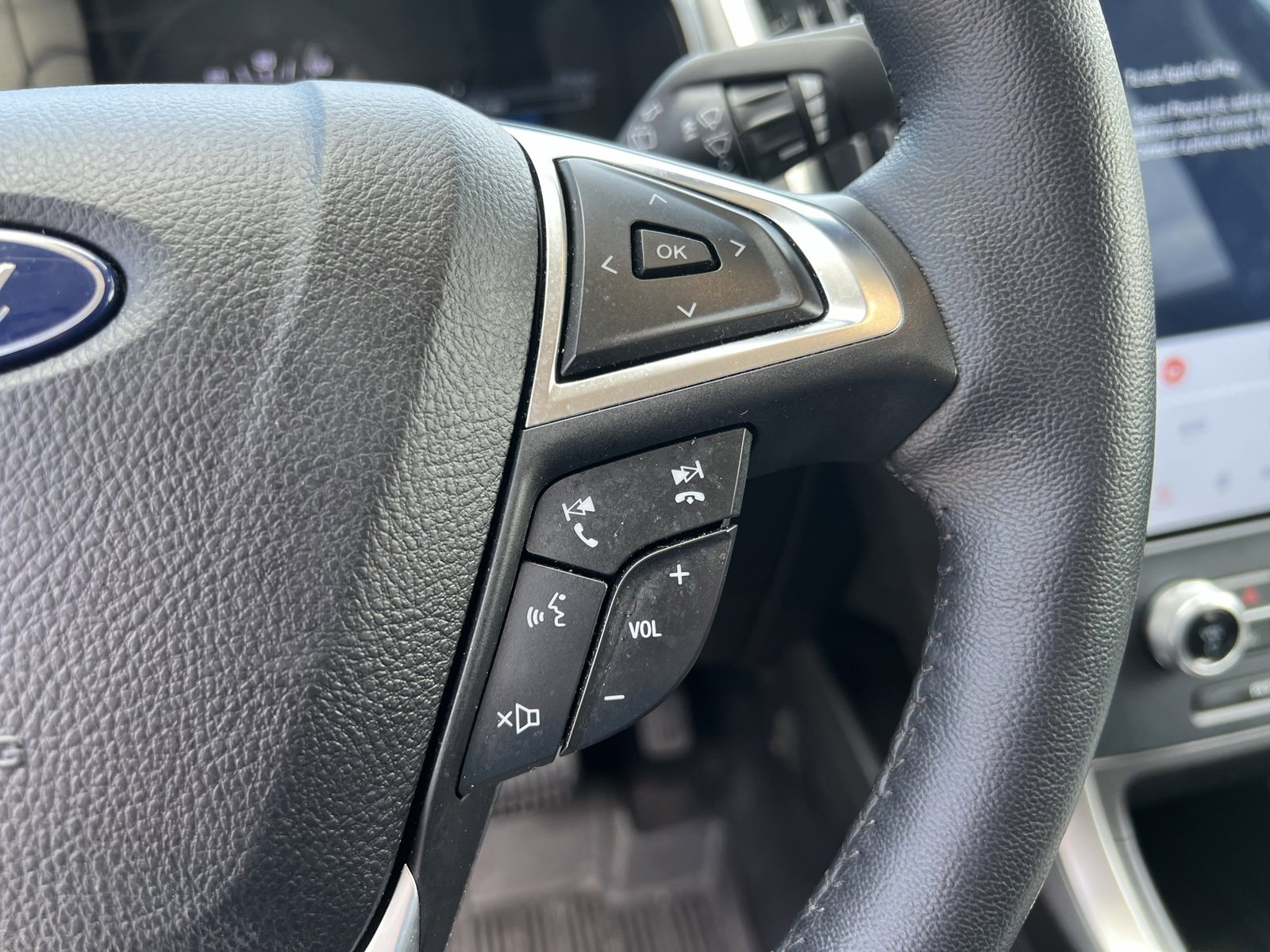 Used 2023 Ford Edge SEL w/ Convenience Package image 33