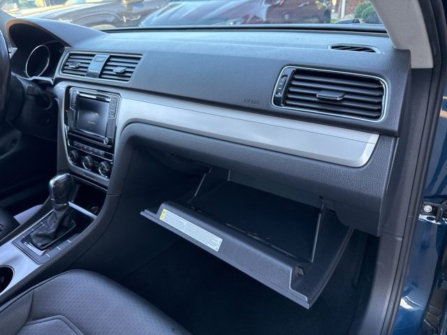 Used 2019 Volkswagen Passat 2.0T Wolfsburg image 41