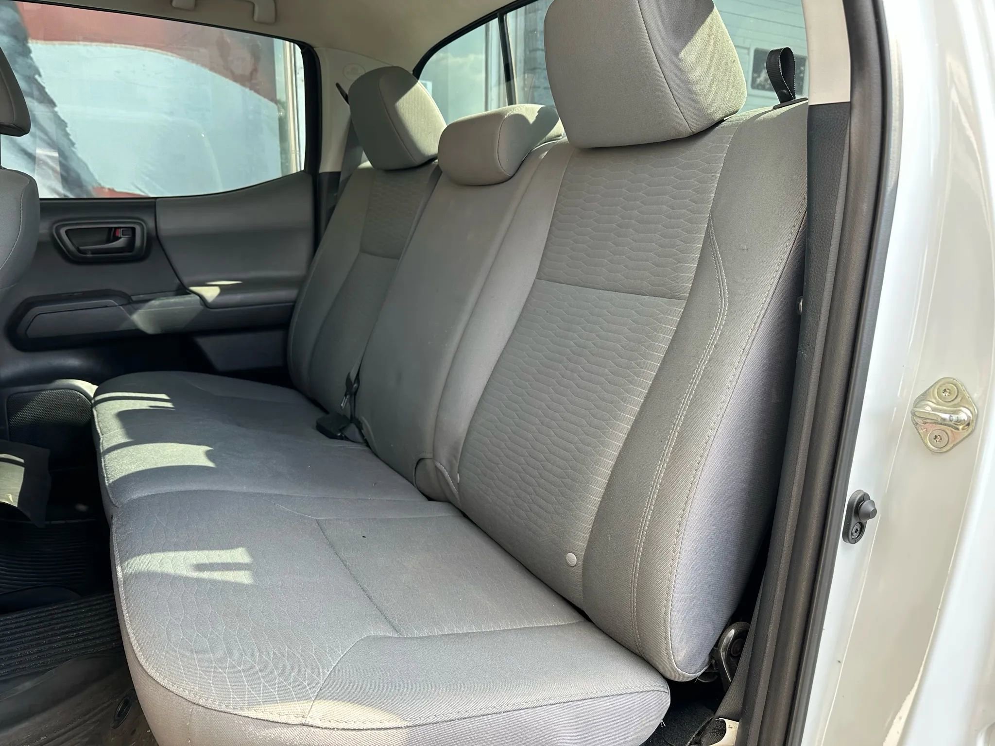 Used 2017 Toyota Tacoma SR image 12