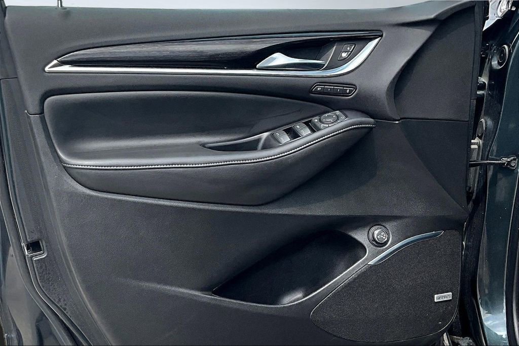 Used 2020 Buick Enclave Avenir w/ Avenir Technology Package AWD/4WD image 21