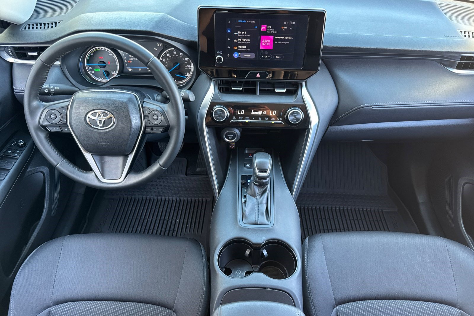 Used 2024 Toyota Venza LE AWD/4WD image 16