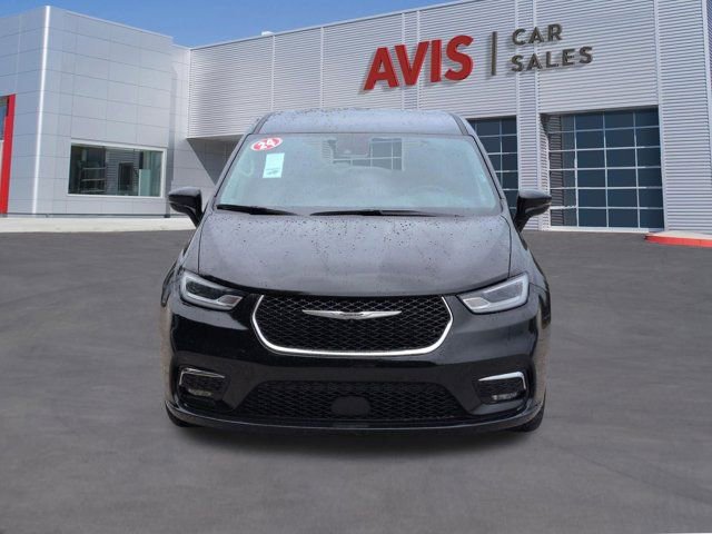 Used 2024 Chrysler Pacifica Touring-L FWD image 2