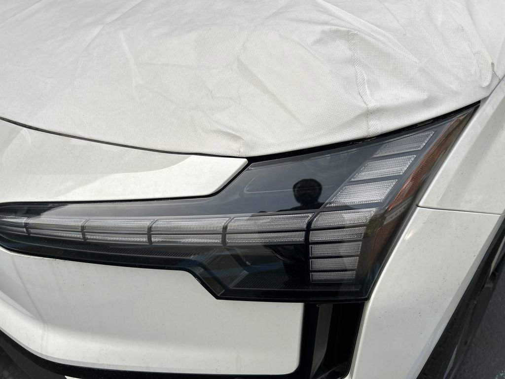 New 2026 Volvo EX30 Plus w/ Climate Package image 8