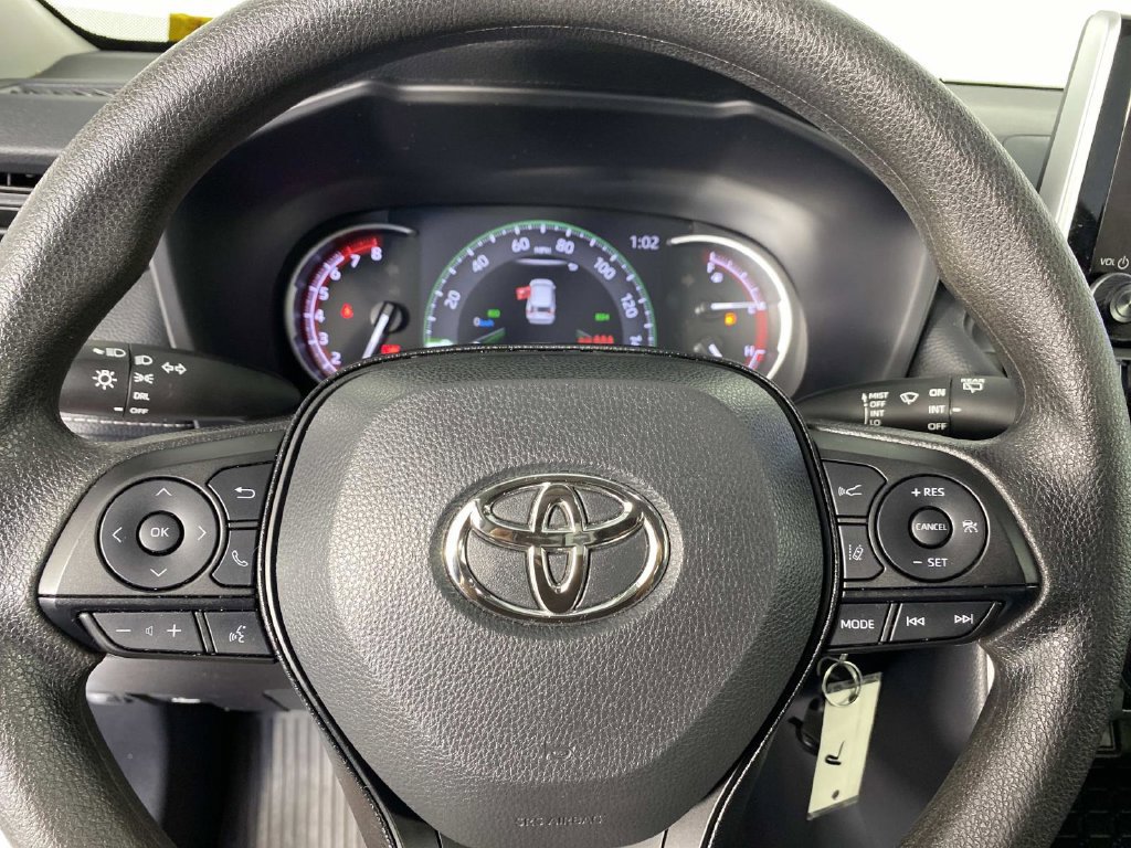 Used 2025 Toyota RAV4 LE AWD/4WD image 14