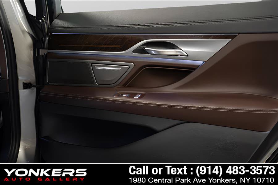 Used 2020 BMW 740i w/ M Sport Package RWD image 20