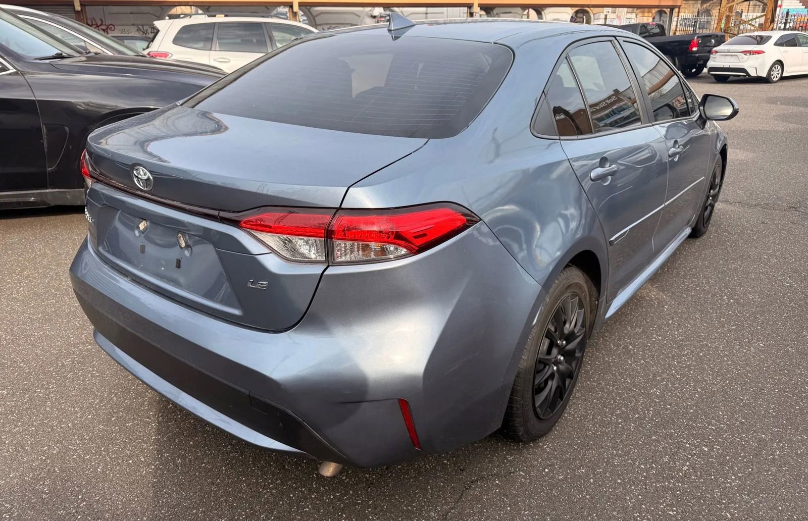 Used 2022 Toyota Corolla LE image 5