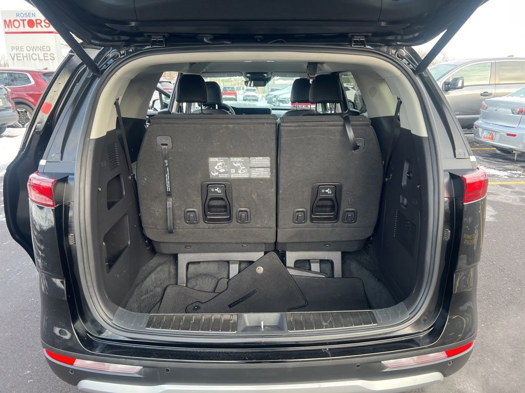 Certified 2023 Kia Carnival EX image 10
