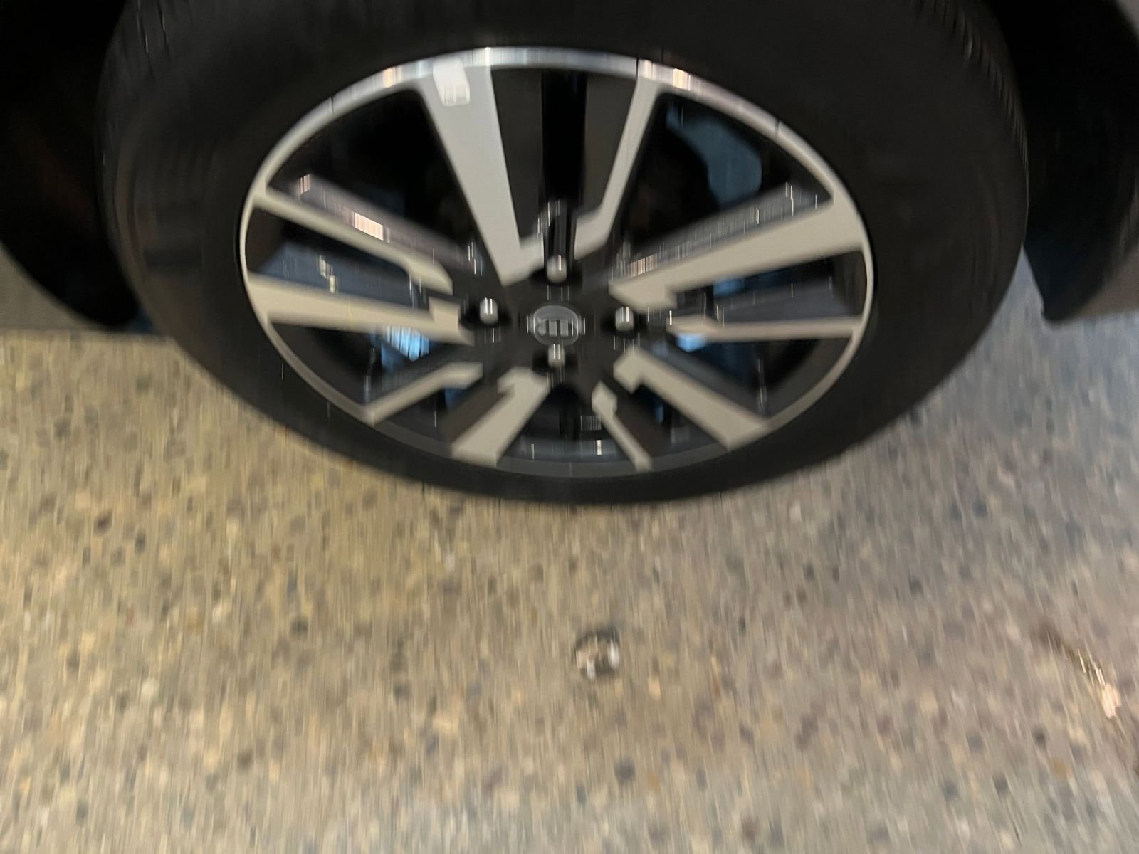 Used 2025 Nissan Versa SV image 29