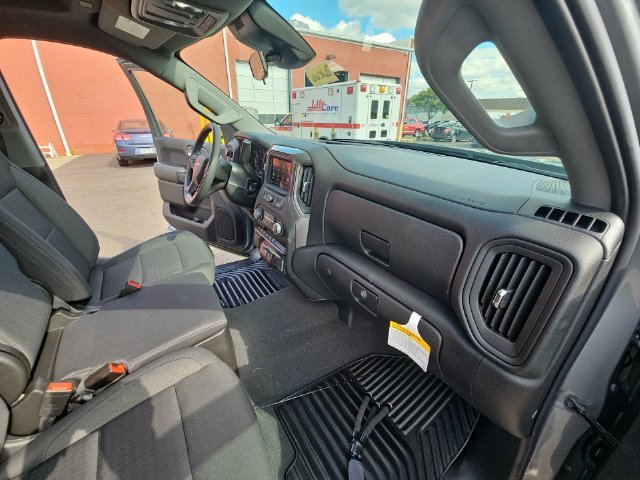 New 2026 Chevrolet Silverado 1500 Custom w/ Turbomax Blackout Package AWD/4WD image 32