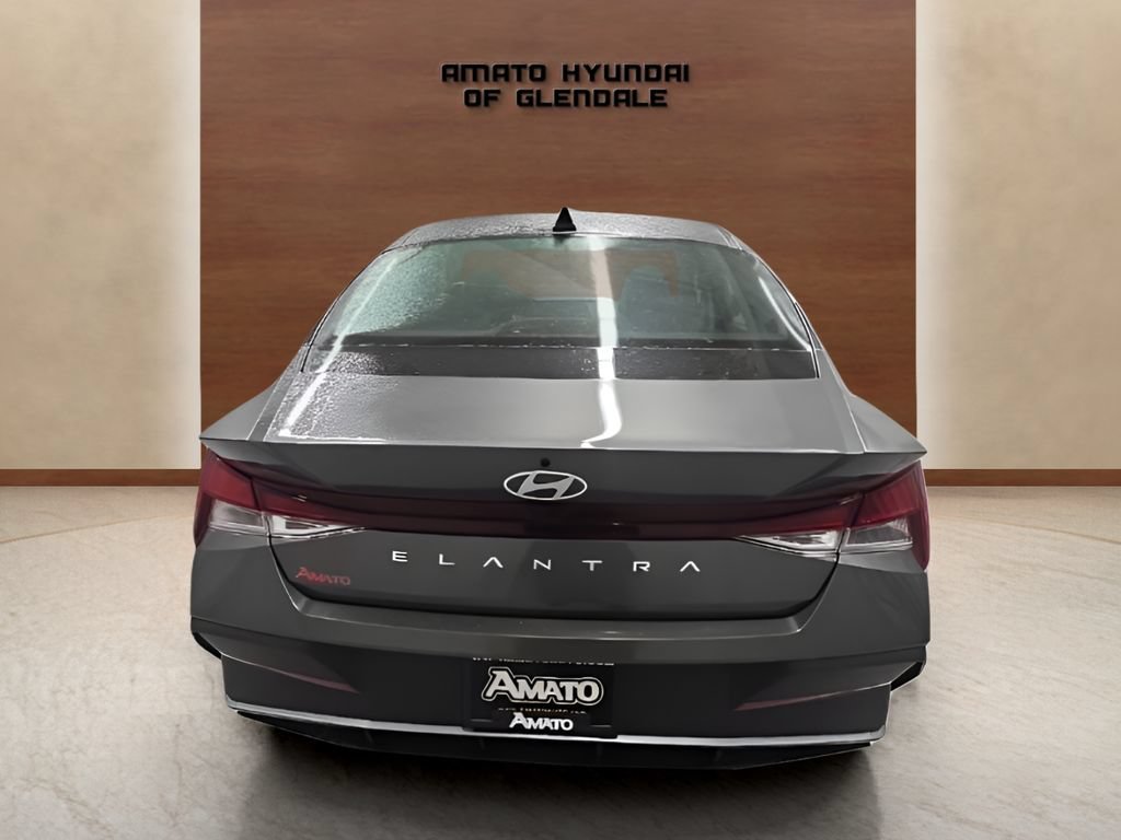 New 2026 Hyundai Elantra SE FWD image 5
