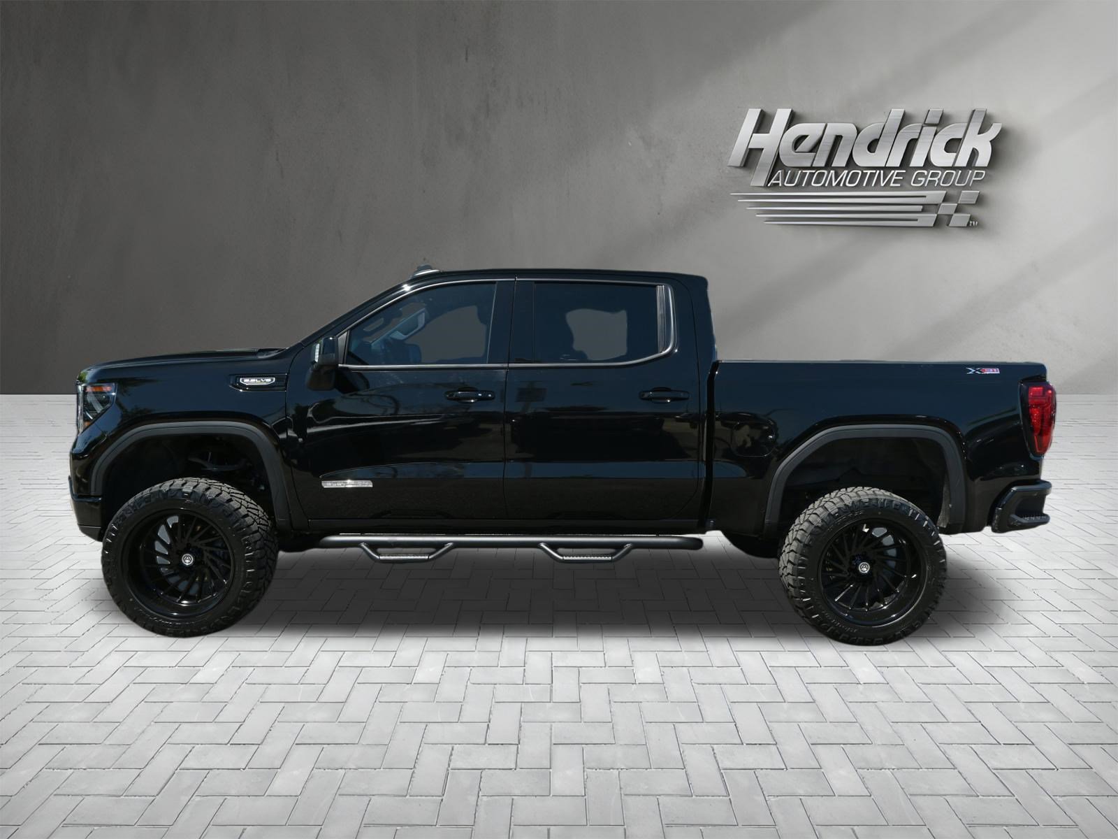 Used 2024 GMC Sierra 1500 Elevation w/ Elevation Premium Package AWD/4WD image 7