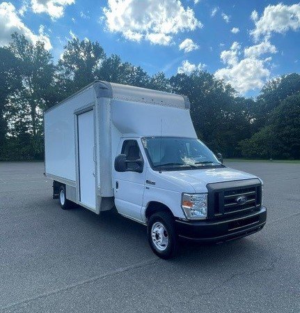 Used 2019 Ford E-350 and Econoline 350 Super Duty RWD image 1