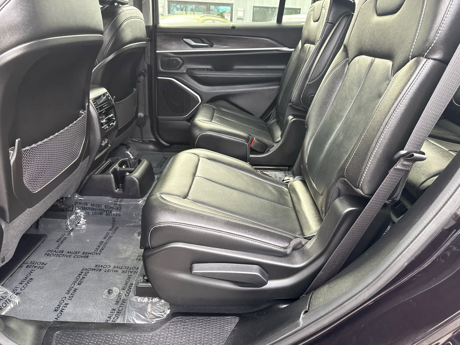 Used 2023 Jeep Grand Cherokee L Limited w/ Luxury Tech Group II image 13