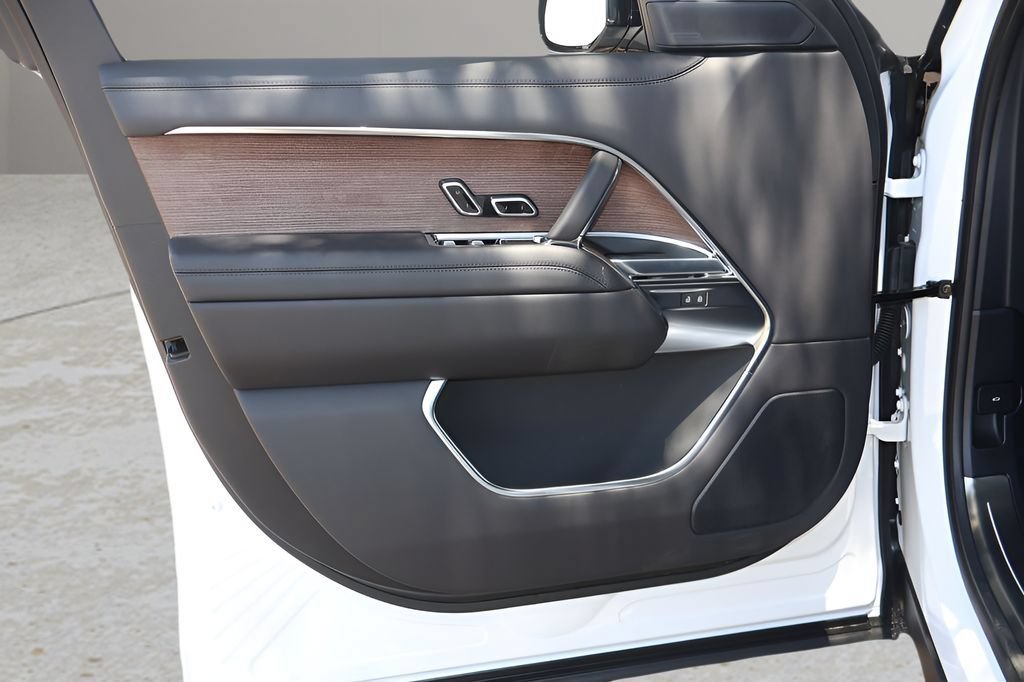 New 2026 Land Rover Range Rover SE AWD/4WD image 9