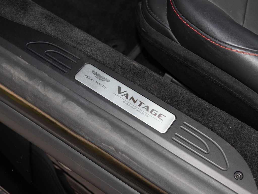 Used 2023 Aston Martin V8 Vantage Coupe image 29