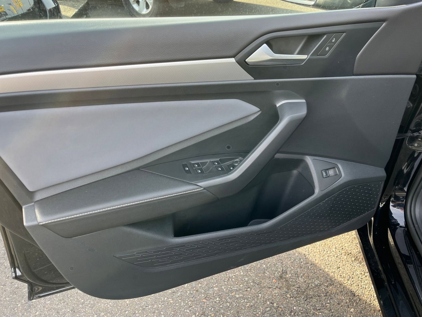 Used 2025 Volkswagen Jetta SE image 20