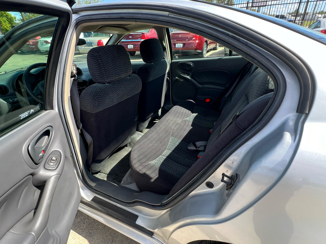 Used 2003 Pontiac Grand Am SE image 24