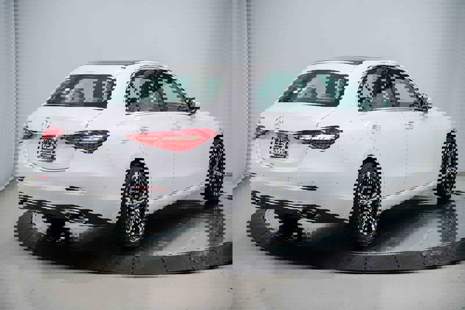 Used 2025 Mercedes-Benz C 300 Sedan image 4