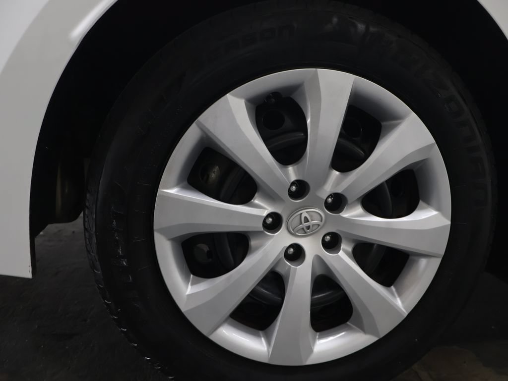 Used 2022 Toyota Corolla LE FWD image 33
