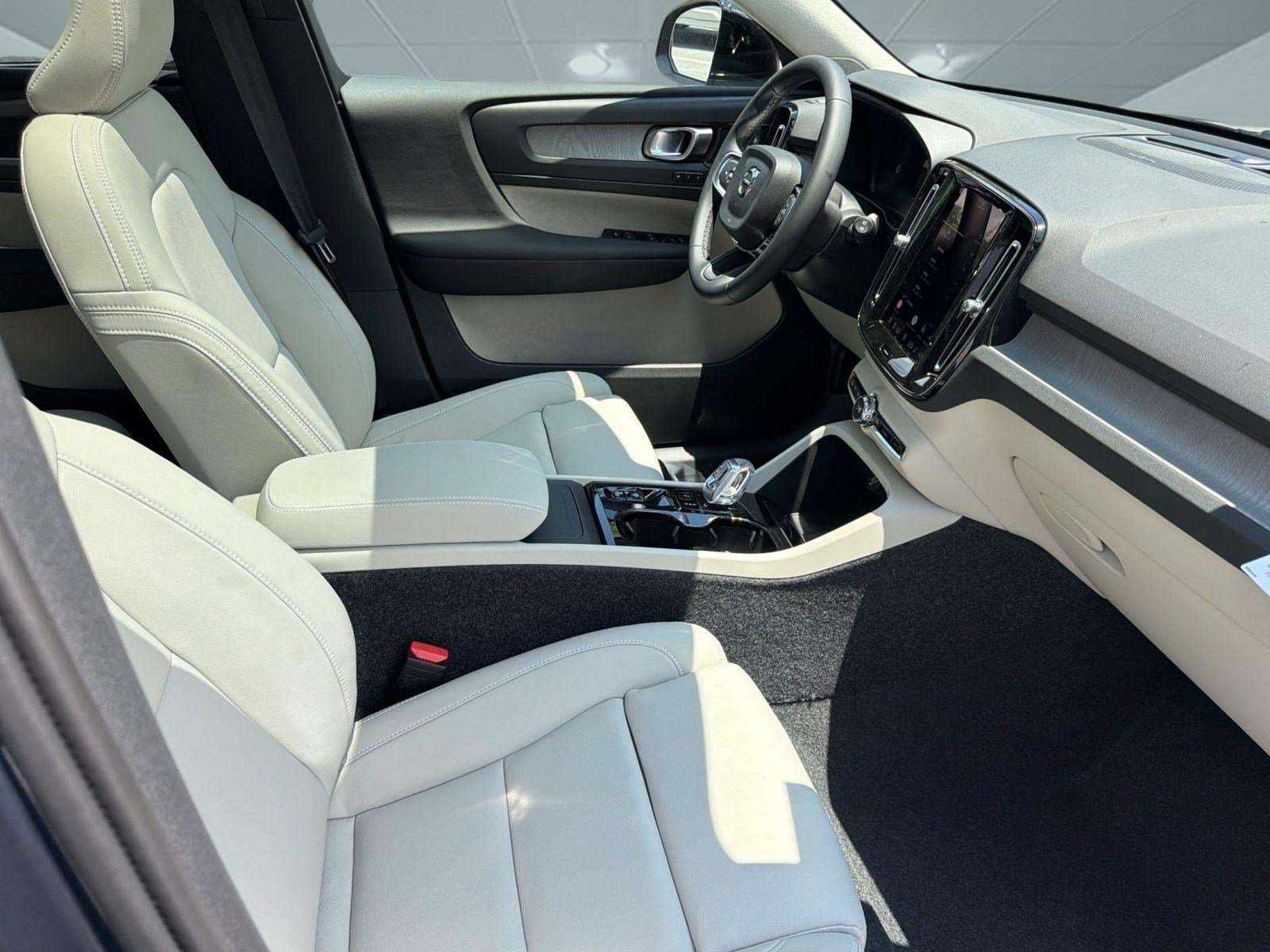 New 2026 Volvo XC40 B5 Ultra w/ Climate Package AWD/4WD image 24